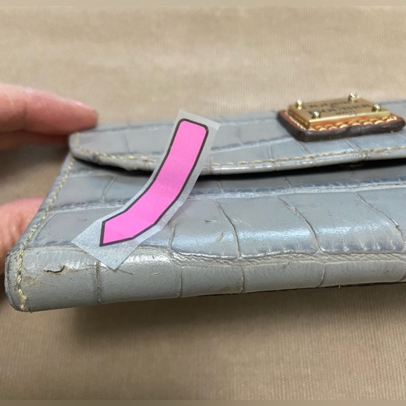 NWT Dooney & Bourke Croc- Embossed Leather Light Grey Wallet Gold Tone Hardware - Picture 14 of 15